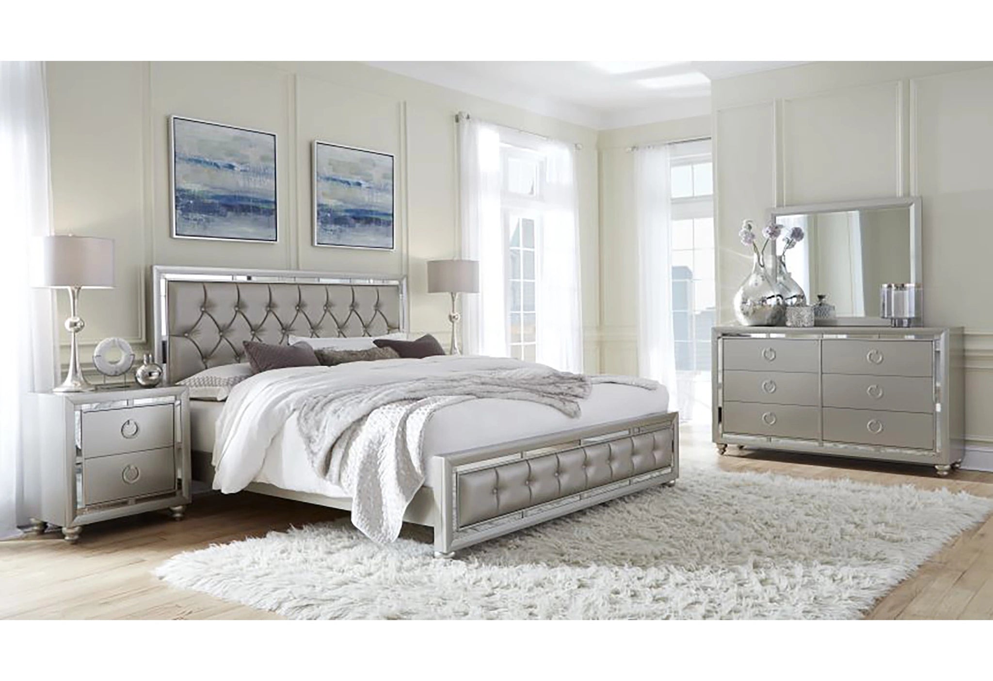 Riley Silver Chest