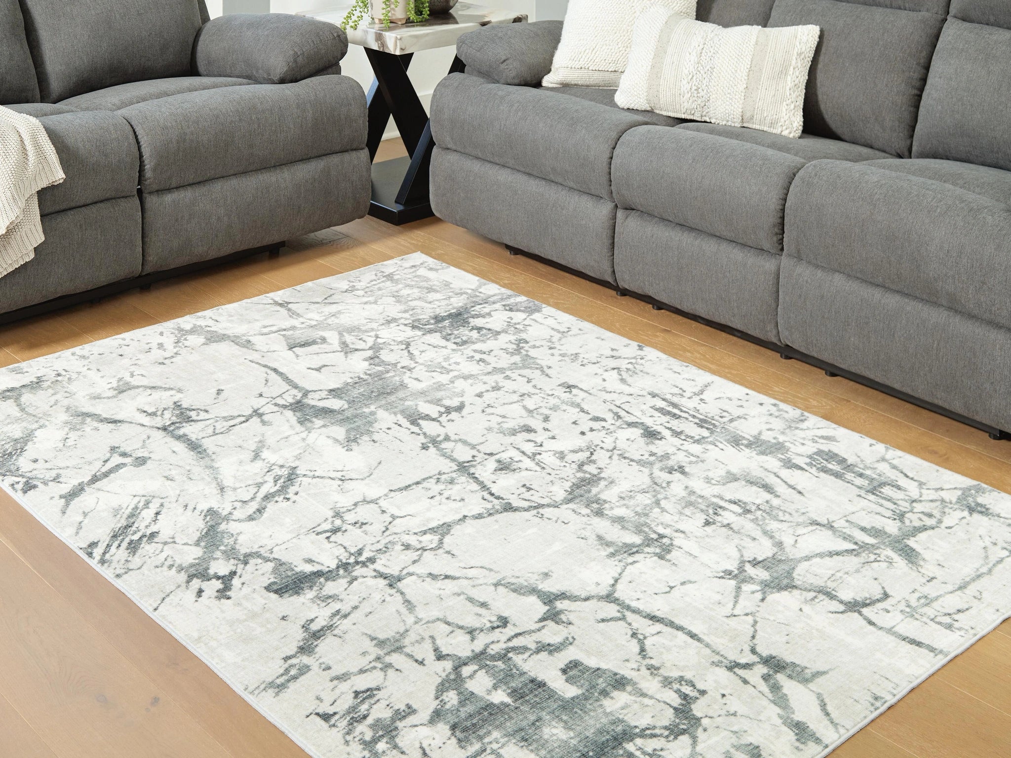 Tobinbury Washable Area Rug
