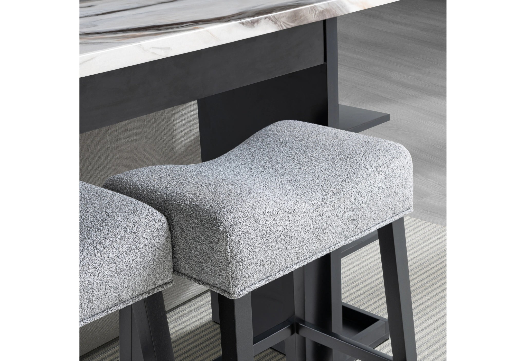 D3232Cst + 2 Stools