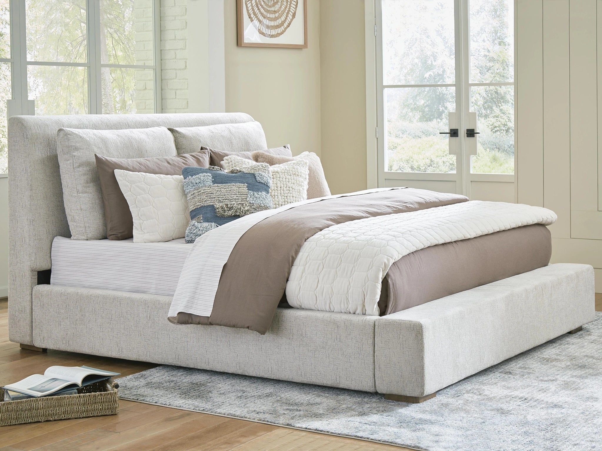 Cabalynn Upholstered Bed