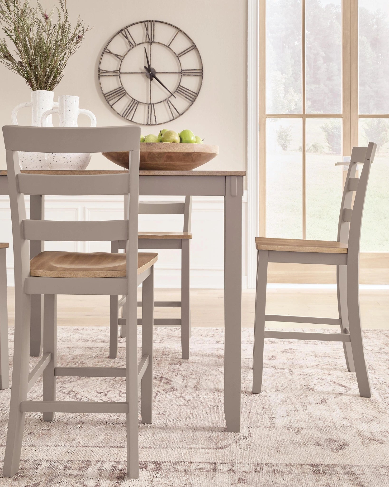Harperfeld Counter Height Dining Table and 4 Counter Stools