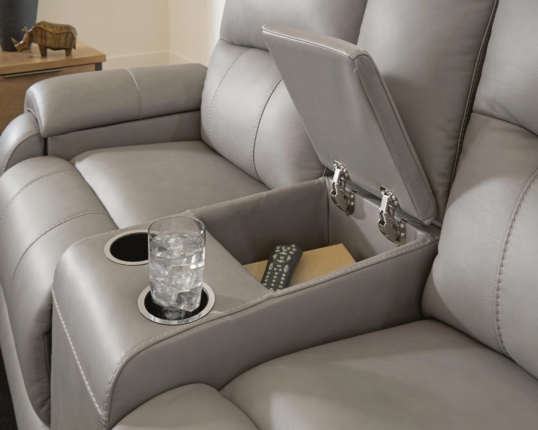 Real Moments Loveseat
