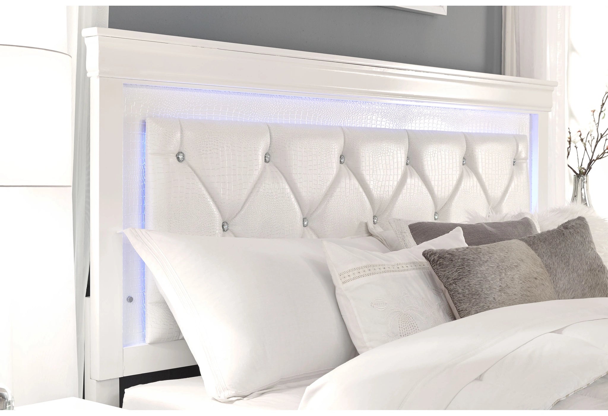 Pompei Queen Bed, Dresser, Mirror and 2 Nightstands